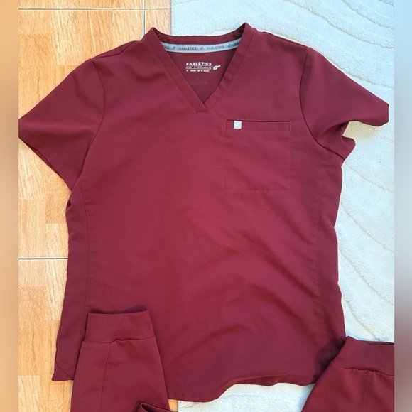 Fabletics scrub set - Picture 4 of 5